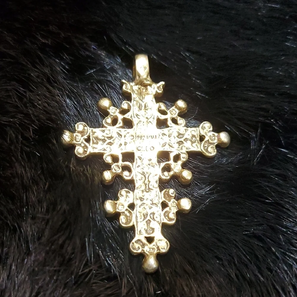 1992 MMA Cleo Elegant Gold Cross Pendant Metropolitan Museum Of Arts Vintage MET
